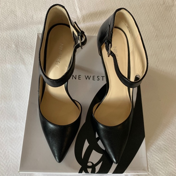 *Sold* Nine West High Heels, Black - Picture 2 of 10